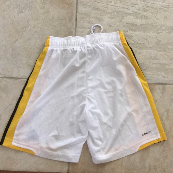 Basketball shorts - Picture 2 of 2